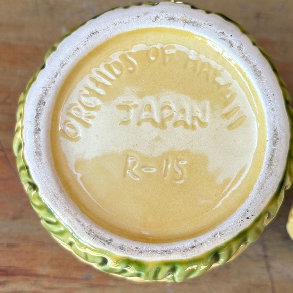 Vintage Orchids of Hawaii R-15 Yellow & Green Hand Painted Ceramic Pineapple Mug - Picture 8 of 9